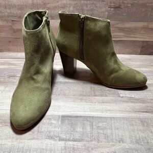 Old Navy Womens Olive Green Faux Suede Heeled Booties Size 9 Ankle Zip Closure